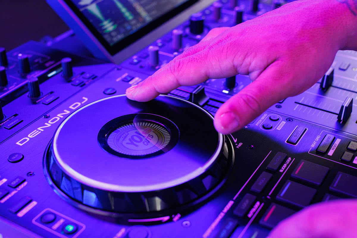 DJ entertainment event photograph